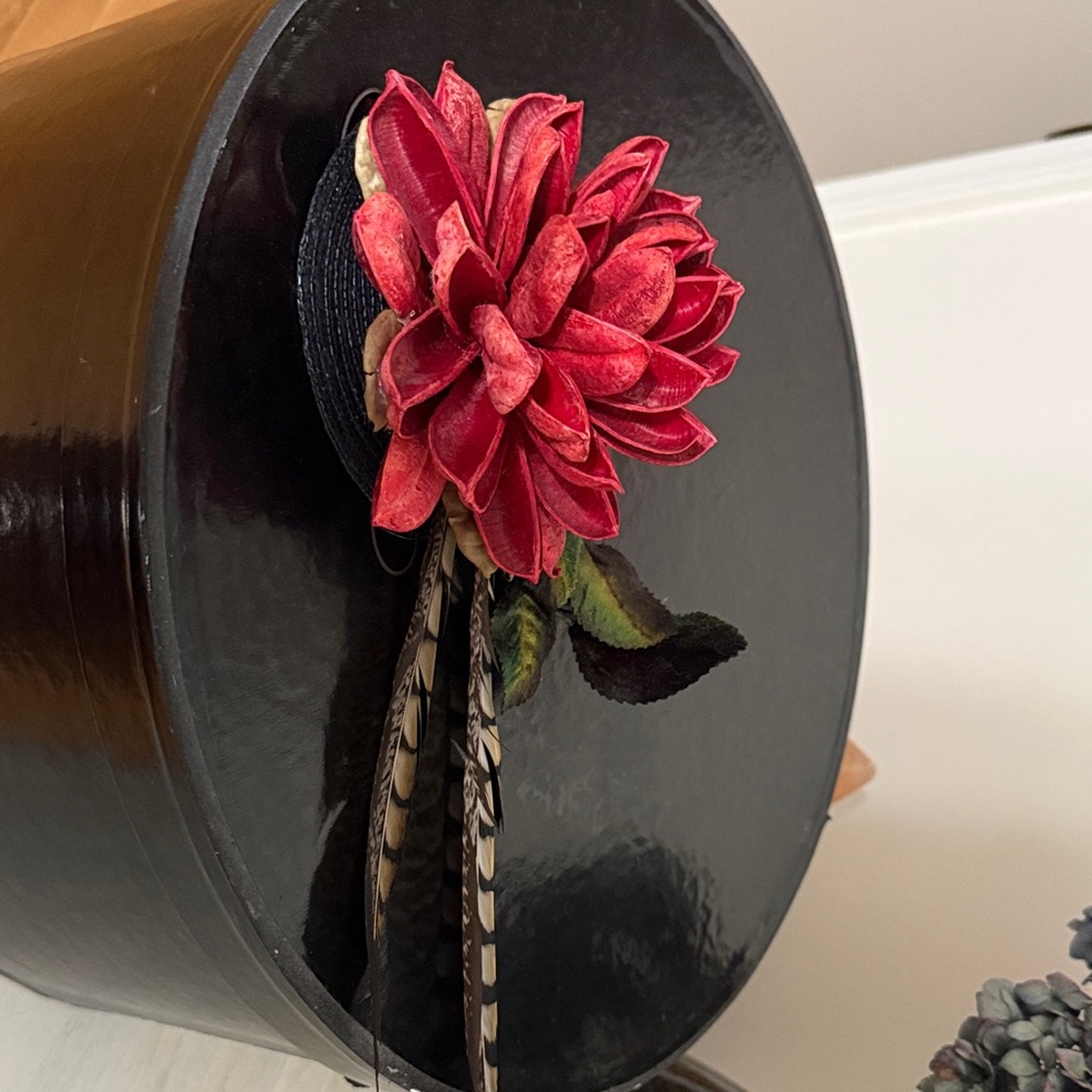 Elegant fascinator hat with Red Flower and feather